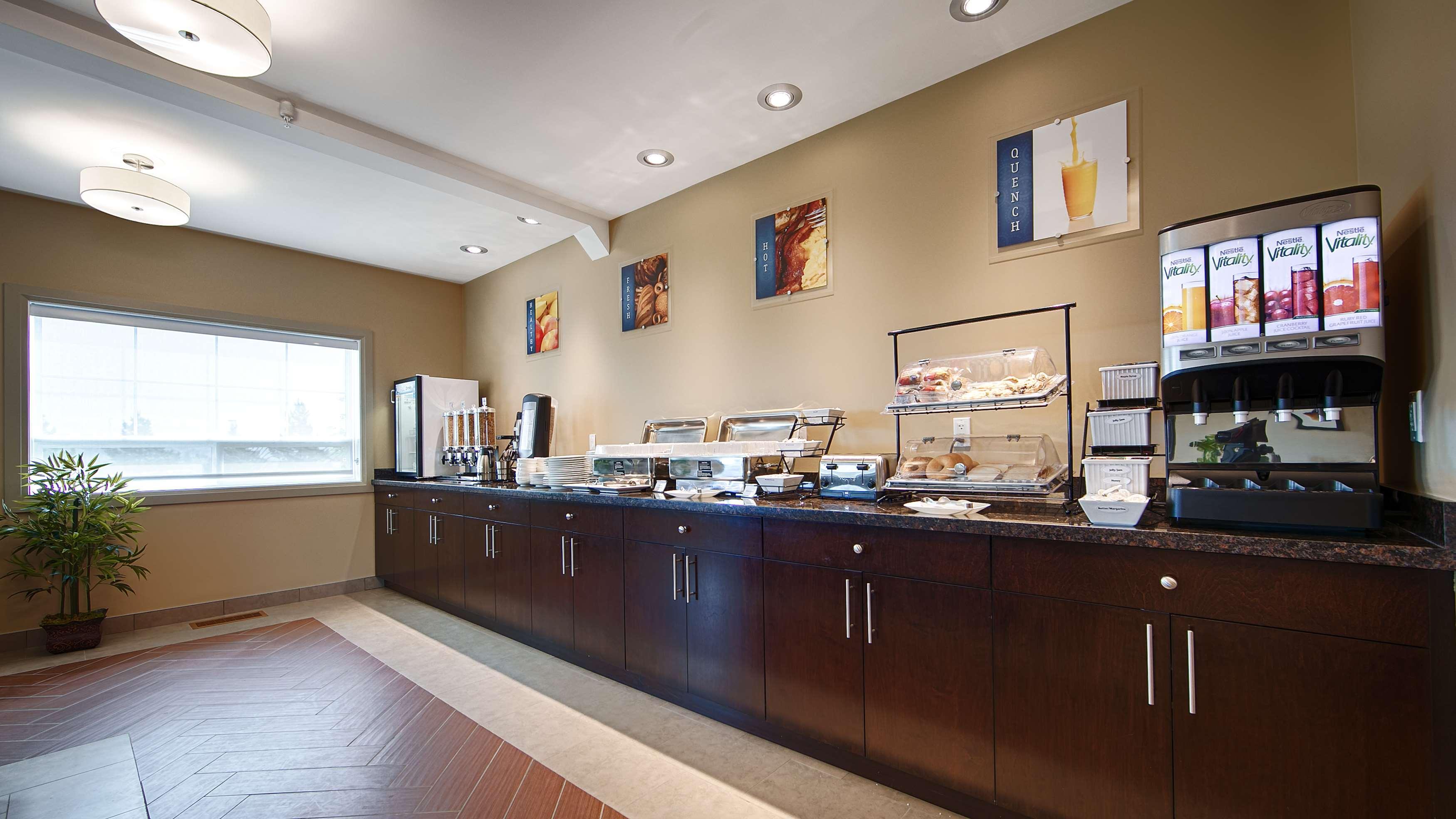 Best Western Plus Peace River Hotel & Suites Экстерьер фото
