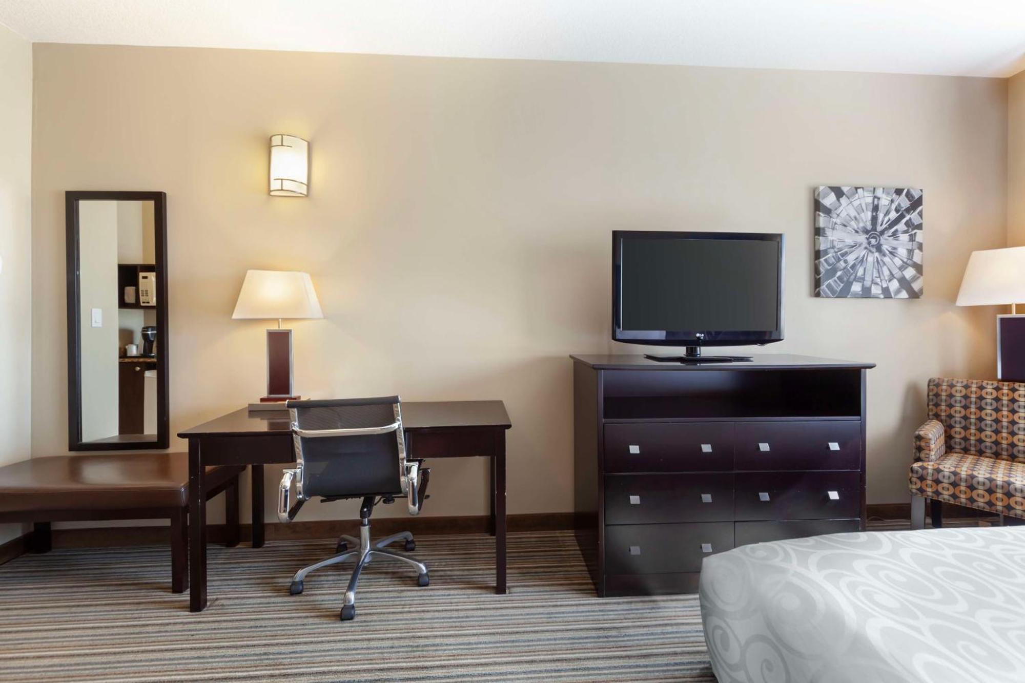 Best Western Plus Peace River Hotel & Suites Экстерьер фото