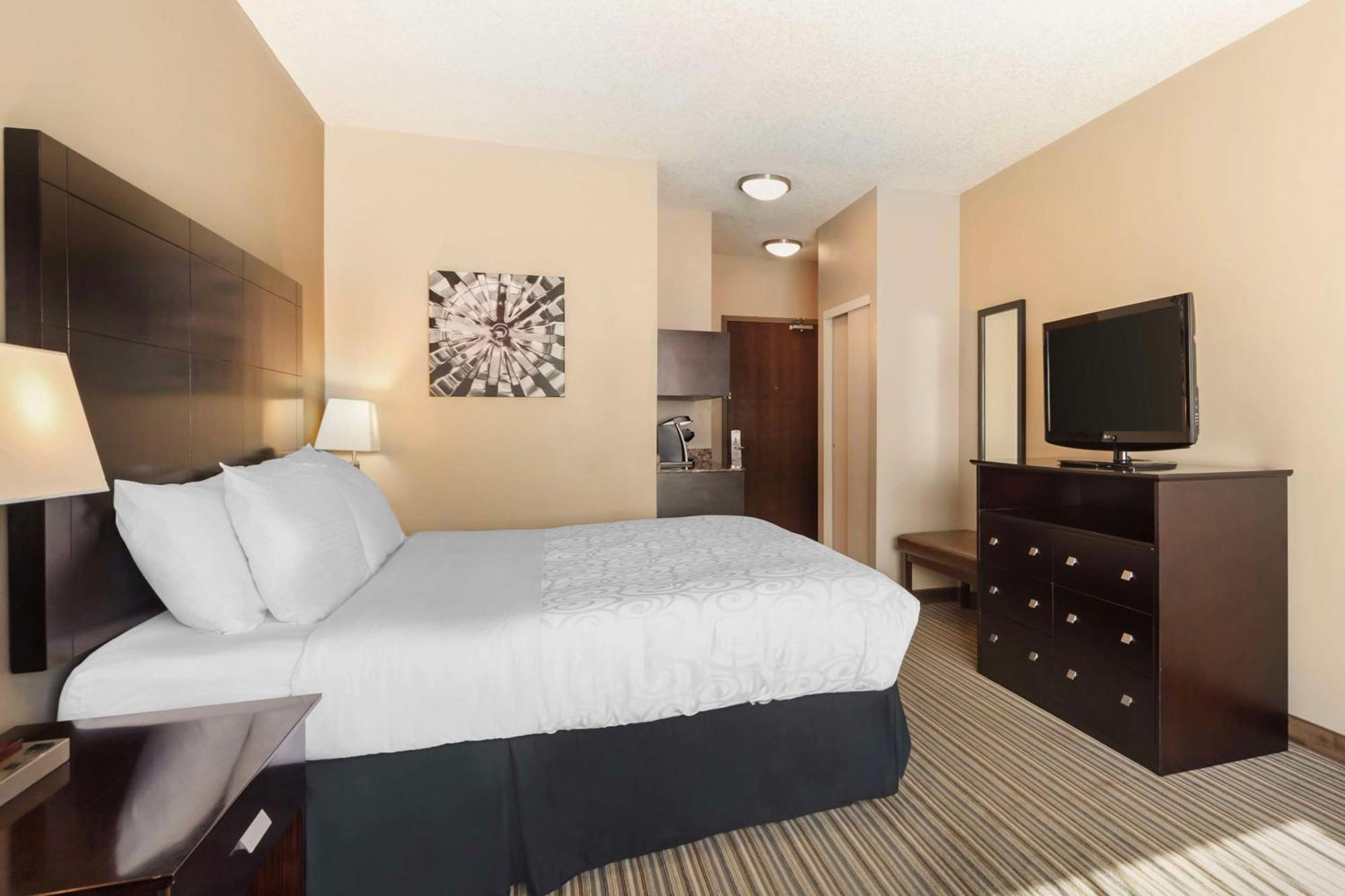 Best Western Plus Peace River Hotel & Suites Экстерьер фото
