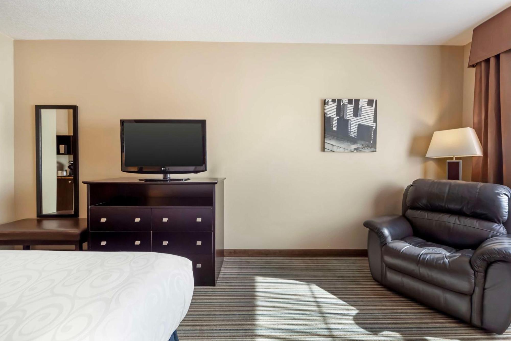 Best Western Plus Peace River Hotel & Suites Экстерьер фото