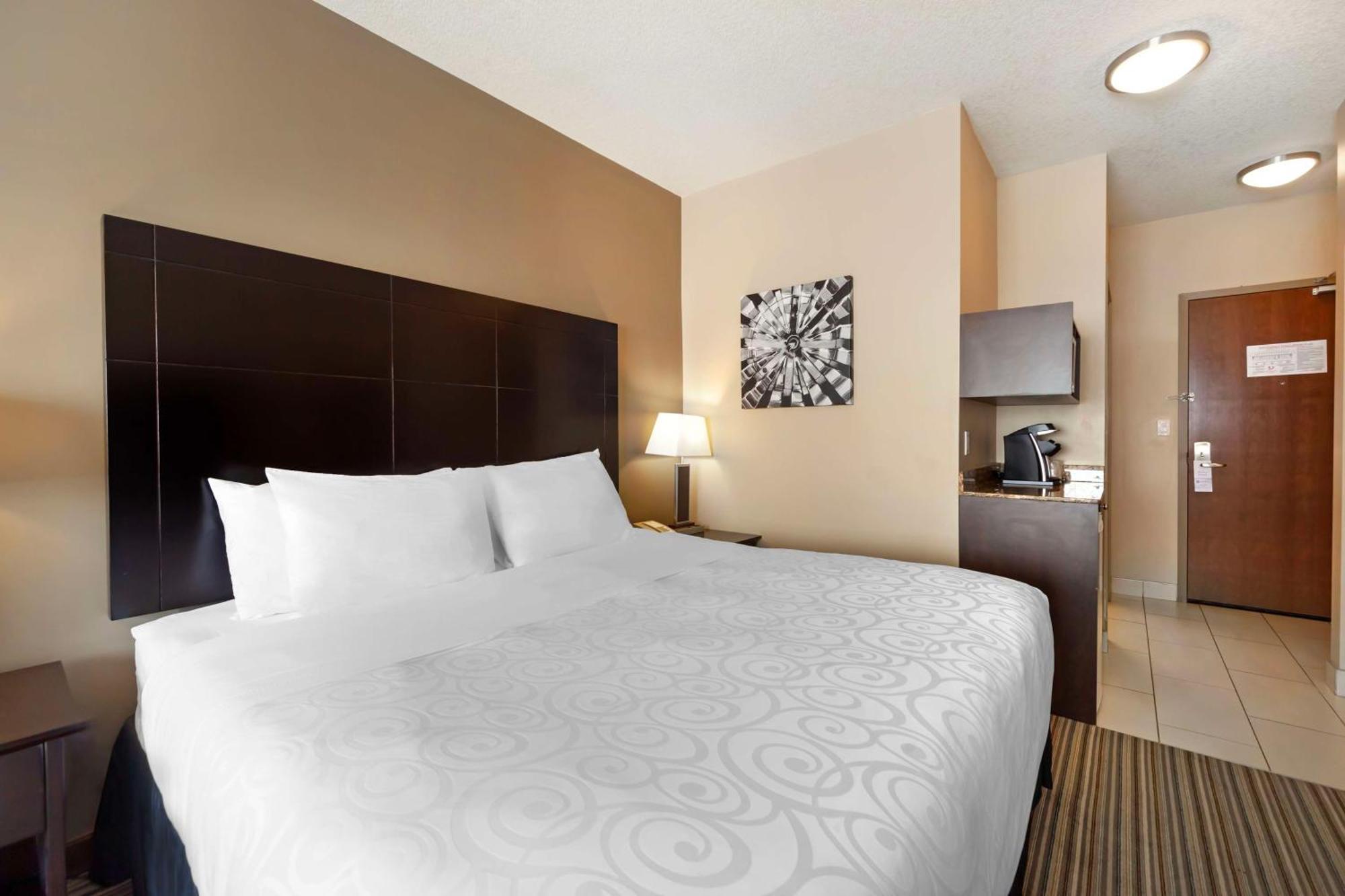 Best Western Plus Peace River Hotel & Suites Экстерьер фото