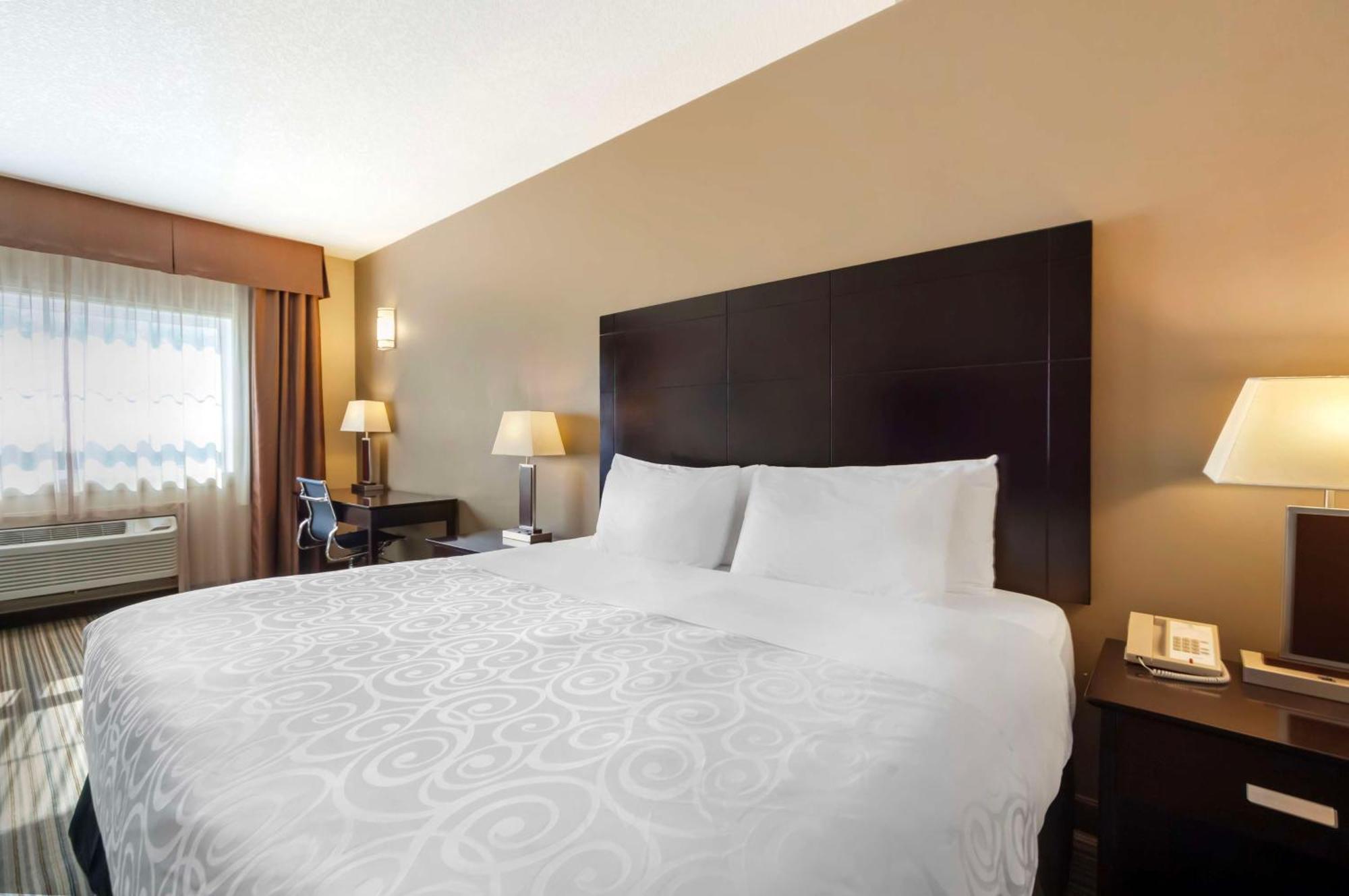 Best Western Plus Peace River Hotel & Suites Экстерьер фото