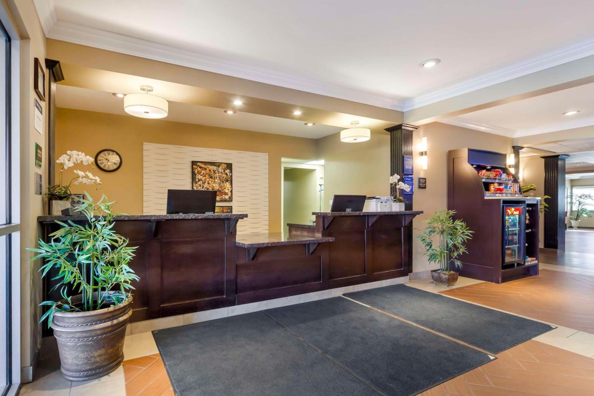 Best Western Plus Peace River Hotel & Suites Экстерьер фото