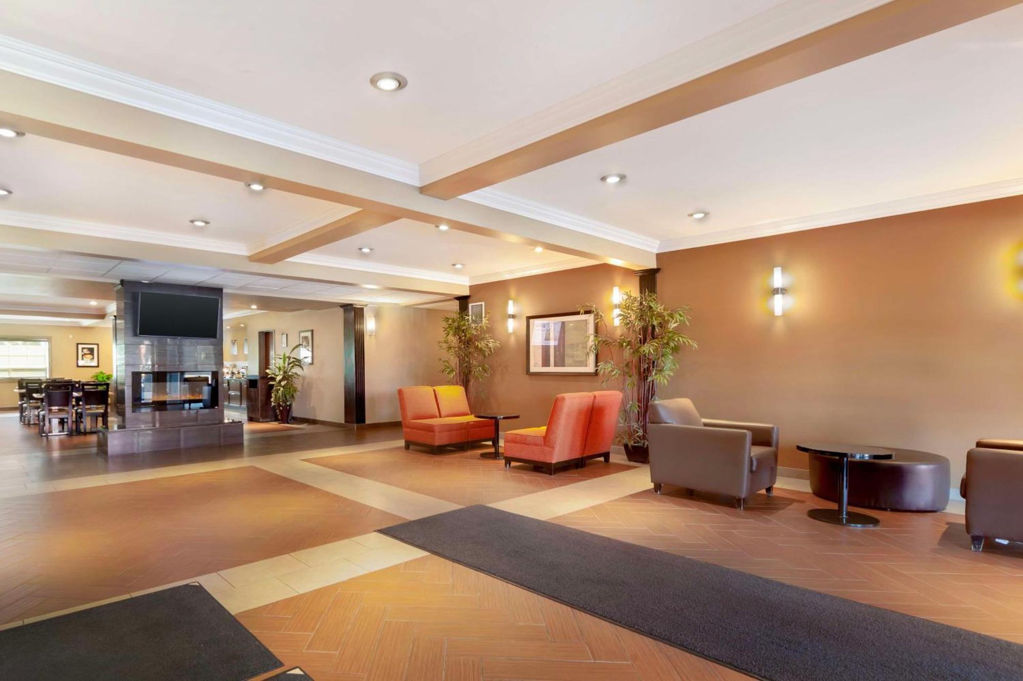 Best Western Plus Peace River Hotel & Suites Экстерьер фото