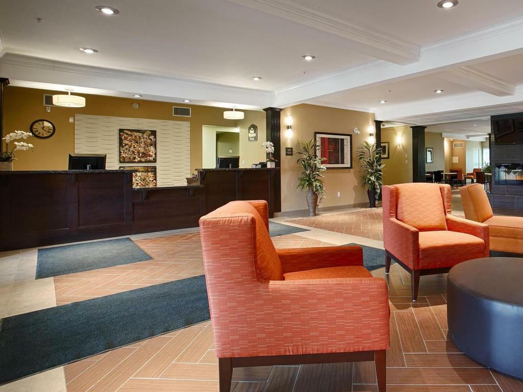 Best Western Plus Peace River Hotel & Suites Экстерьер фото